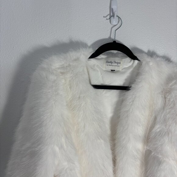 Ivory faux fur bridal jacket sz 3x (Fits like L/XL) - Picture 3 of 6